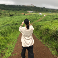 천천히 걸어 가는 중