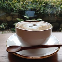 바느질하는 여자의 소소한 일상이야기