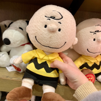 조용히 굴러가는 NICOLE의 공간