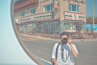 여행 리뷰하는 남자